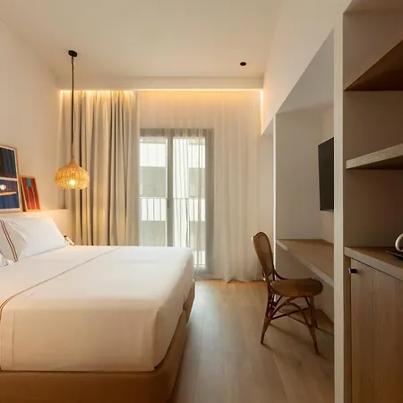 Elisabeth By The Sea